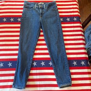 Levi’s Shaping Skinny Ankle Jean